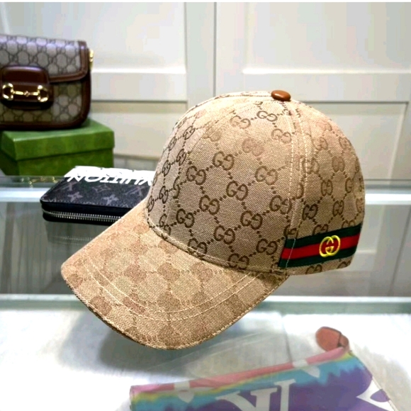 Authentic Gucci Tan Monogram Cap with Green and Red Stripe - Picture 1 of 5
